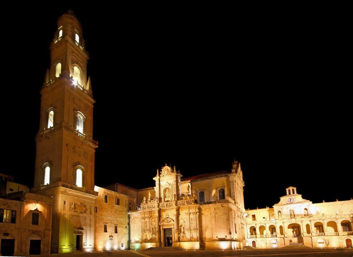 Dimora Dei Baroni Apartment Lecce Bagian luar foto