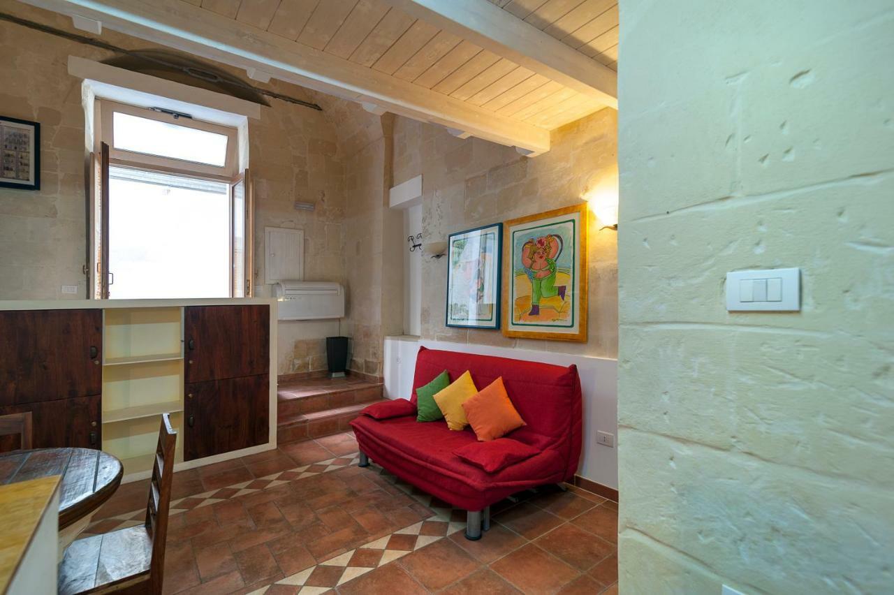 Dimora Dei Baroni Apartment Lecce Bagian luar foto