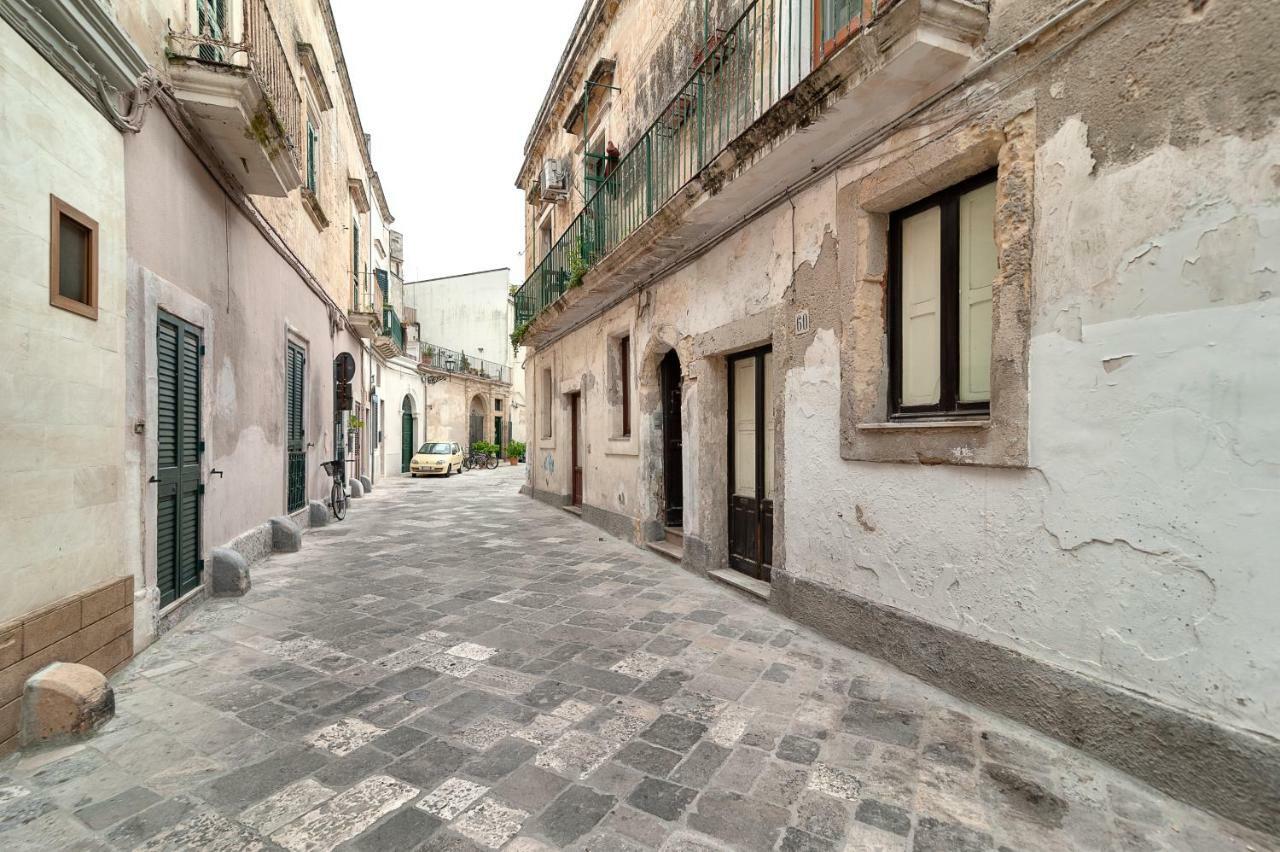 Dimora Dei Baroni Apartment Lecce Bagian luar foto